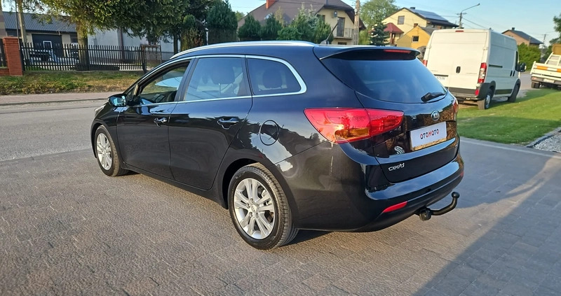 Kia Ceed cena 32900 przebieg: 218000, rok produkcji 2013 z Bartoszyce małe 232